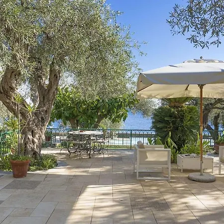Villa Seafront Bliss Letojanni